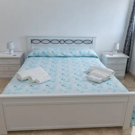 Corinzia 2 アパート *